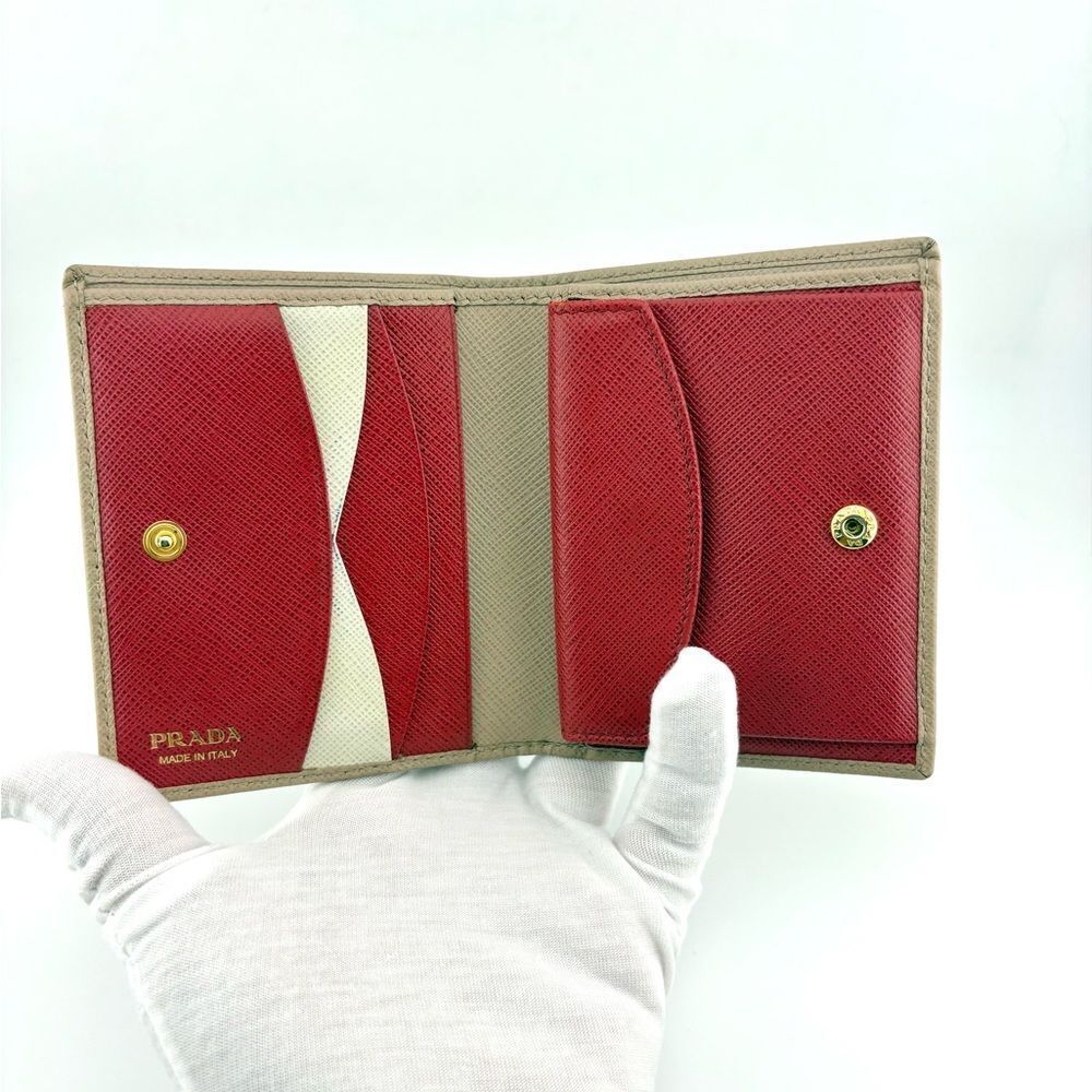 PRADA
Women's Saffiano Bi-Fold Leather Wallet in Cream - comes with box & COA - Picture 7 of 16
